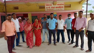 Photo of ३ दिन देखि सिम्रौनगढमा वाडा कार्यालयहरु बन्द सेवाग्राही मर्कामा