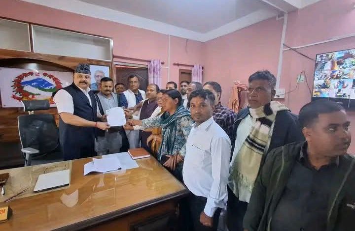 Photo of जसपा नेपाल बाराले प्रधानमन्त्रीलाई  ज्ञापनपत्र बुझायो