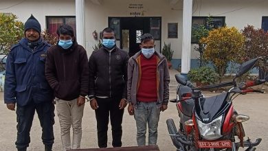 Photo of कोल्हवीबाट अफिमजस्तो पदार्थसहित ३ जना पक्राउ